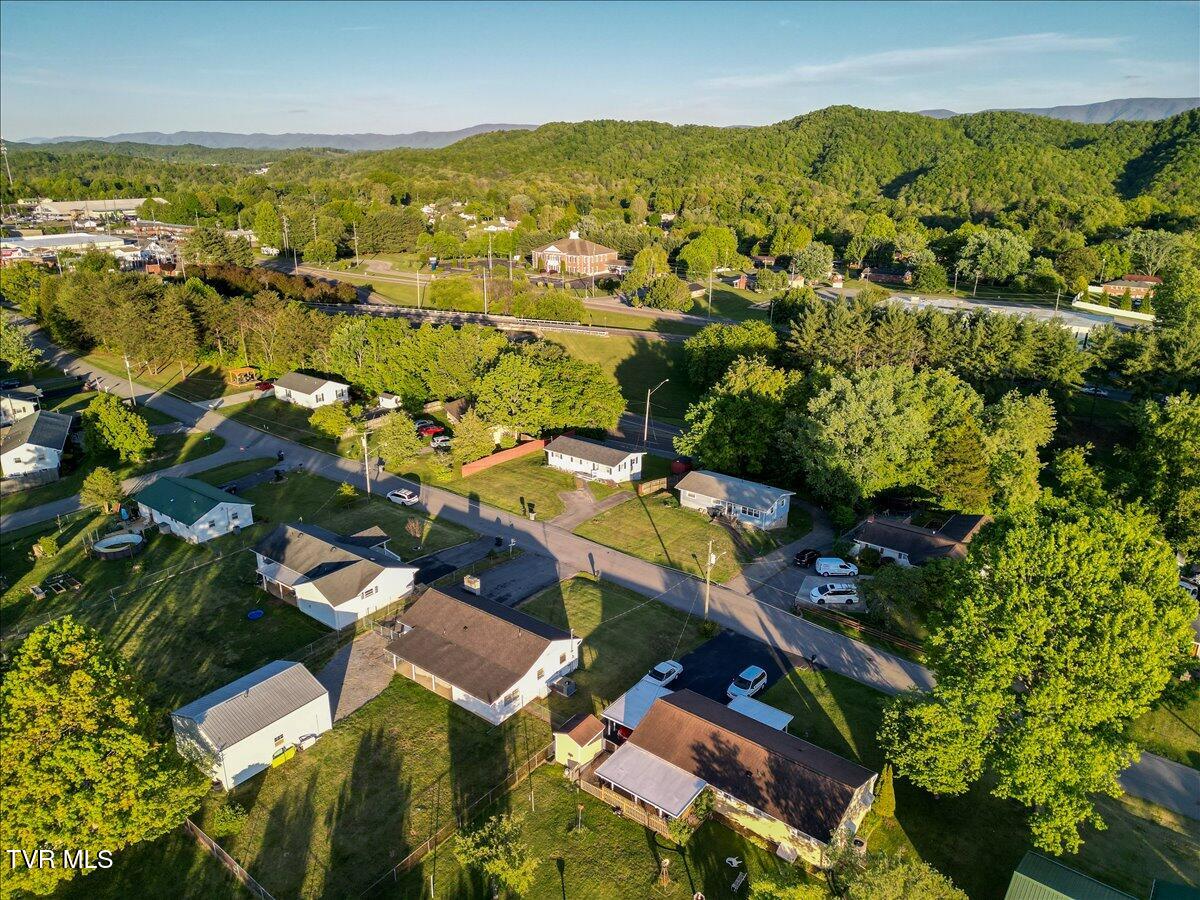 203 Hemlock Road Bristol, TN 37620 - Photo 31 of 34 29-DJI_0843