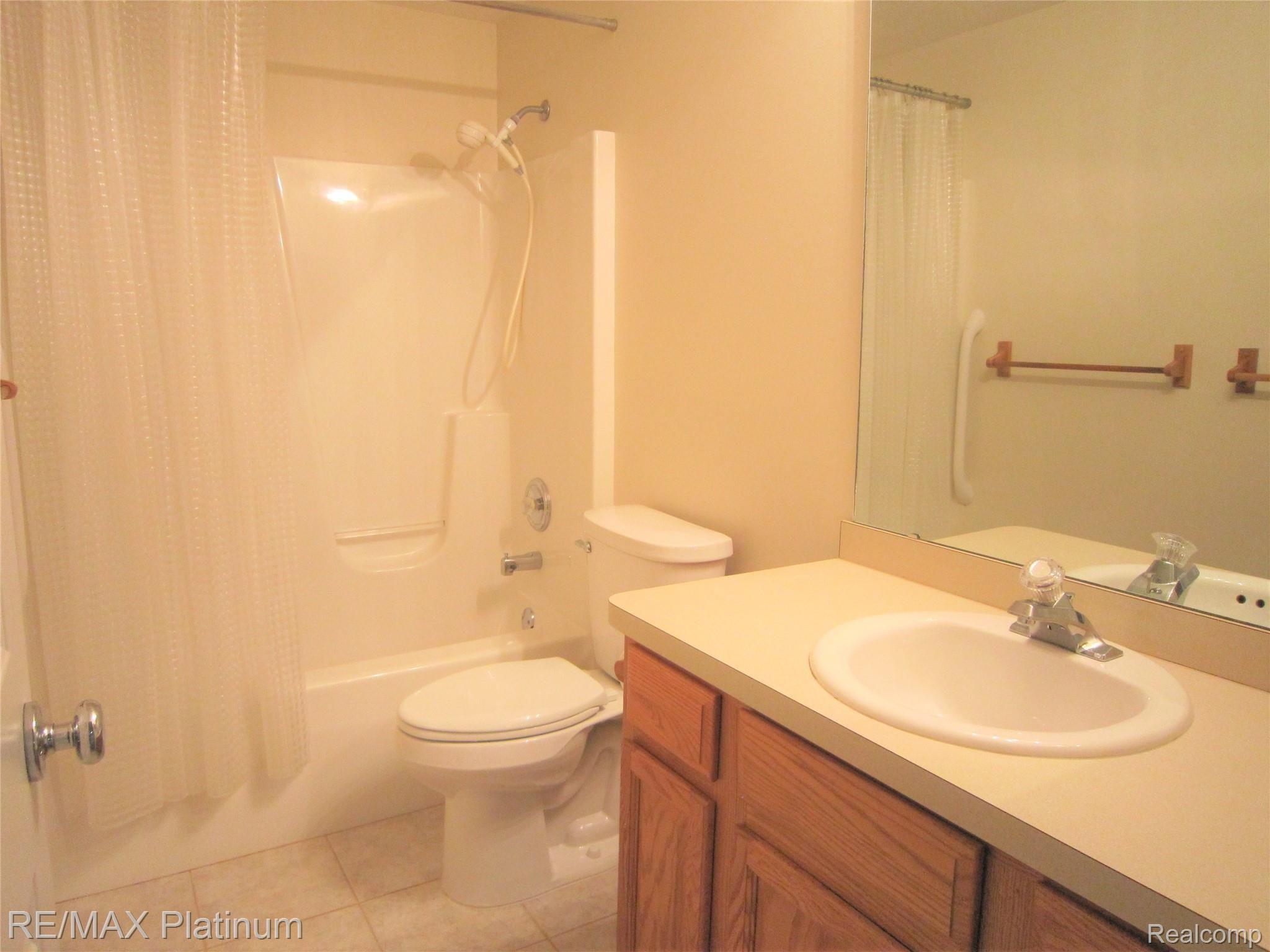 89 Sedum Road Howell, MI 48843 - Photo 23 of 27 IMG_2002.JPG