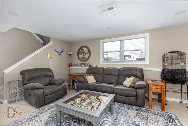 $364,900 | 4 Maplewood Lane, Ottawa, IL 61350