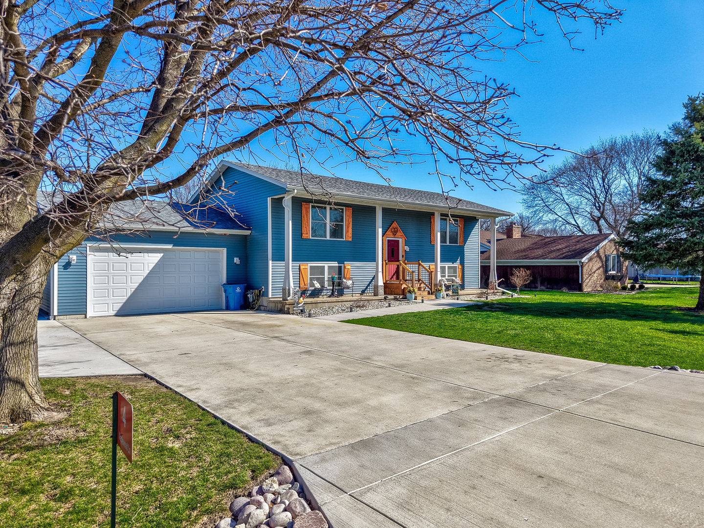 4 Maplewood Lane Ottawa, IL 61350 - Photo 2 of 23