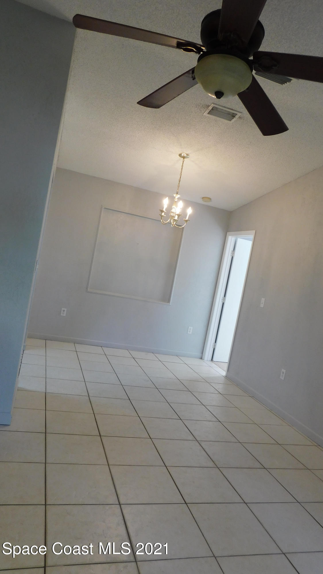 6054 Cardiff Avenue Cocoa, FL 32927 - Photo 4 of 20 Cardiff Dining Rm