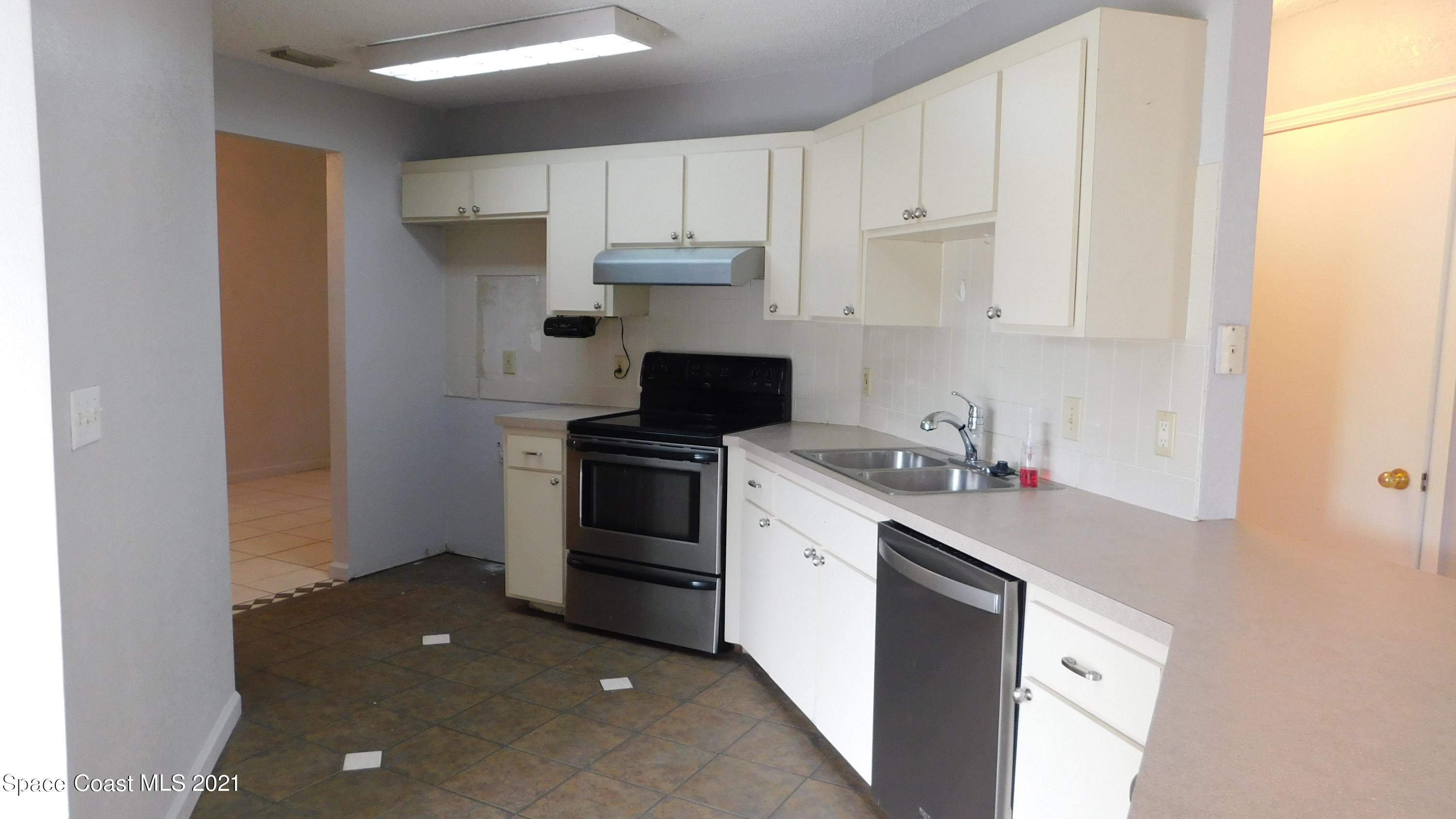 6054 Cardiff Avenue Cocoa, FL 32927 - Photo 6 of 20 Cardiff Kitchen0