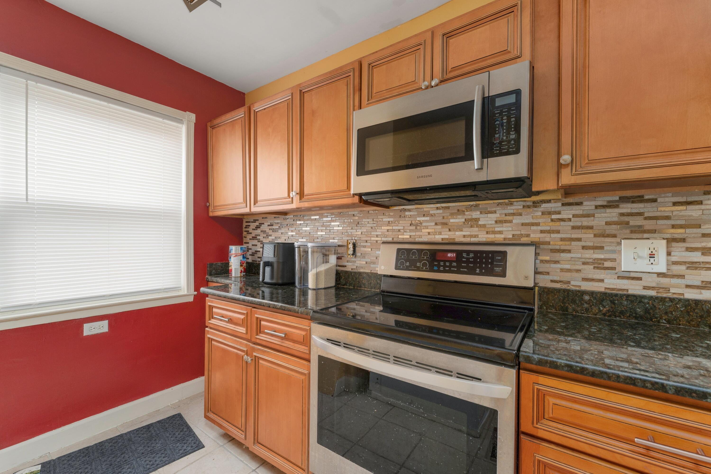 14914 Pinehurst Street Detroit, MI 48238 - Photo 6 of 13 14914 Pinehurst St 0010