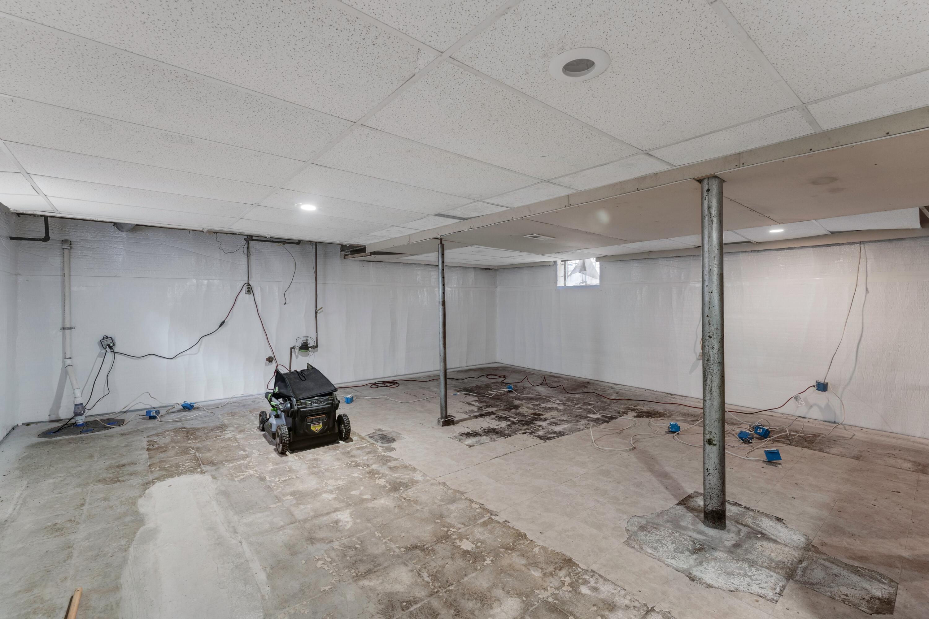 14914 Pinehurst Street Detroit, MI 48238 - Photo 10 of 13 14914 Pinehurst St 0012