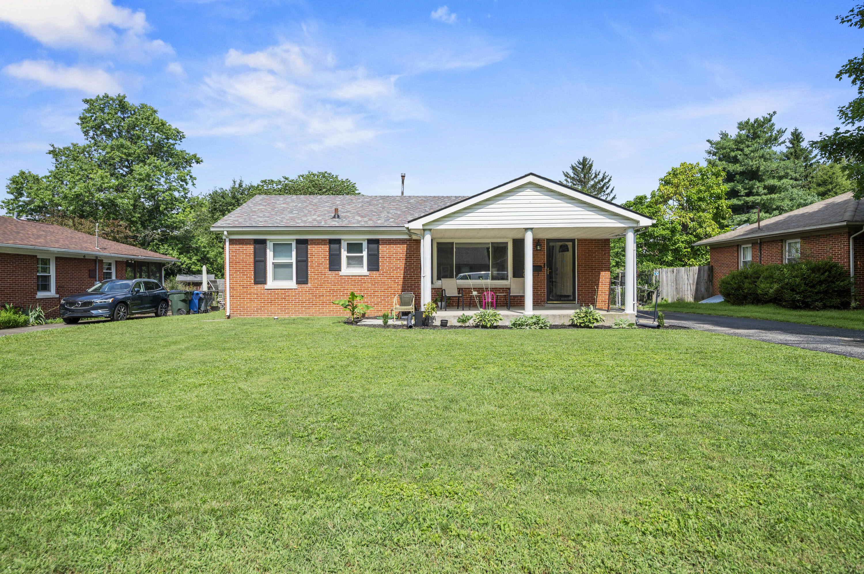 1809 Yorktown Road Lexington, KY 40504 - Photo 2 of 30 1809-2