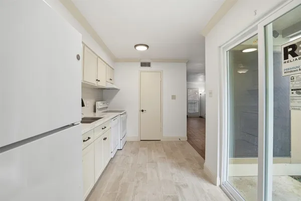 $130,000 | 2200 Cypress Landing Road, Unit A3, Houston, TX 77090