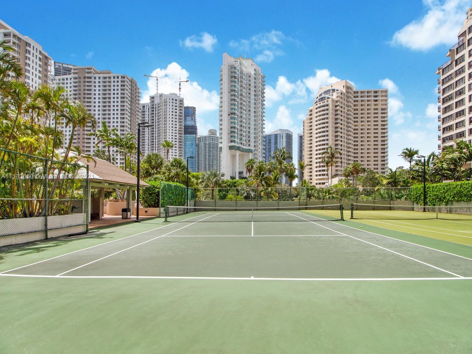 520 Brickell Key Drive, Unit A1815 Miami, FL 33131 - Photo 27 of 34 a view of a tennis court