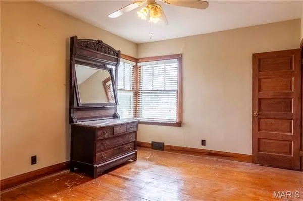 $1 | 21061 Pike 307, Bowling Green, MO 63334