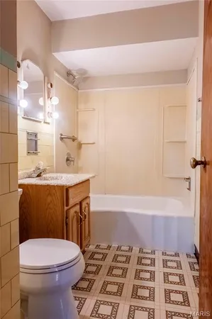 $1 | 21061 Pike 307, Bowling Green, MO 63334