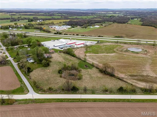 $1 | 21061 Pike 307, Bowling Green, MO 63334