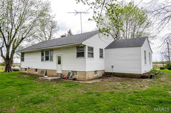 $1 | 21061 Pike 307, Bowling Green, MO 63334