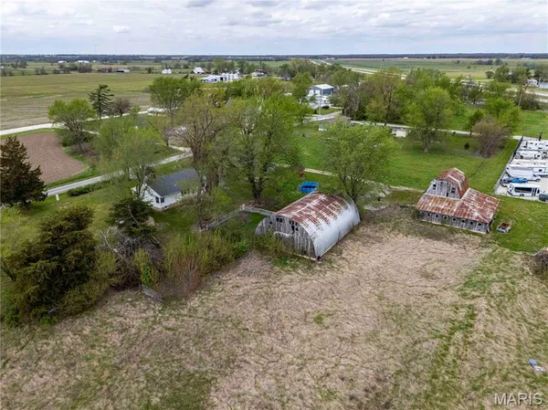 $1 | 21061 Pike 307, Bowling Green, MO 63334