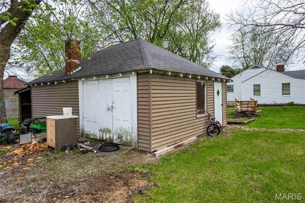 $1 | 21061 Pike 307, Bowling Green, MO 63334