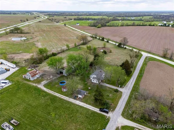 $1 | 21061 Pike 307, Bowling Green, MO 63334