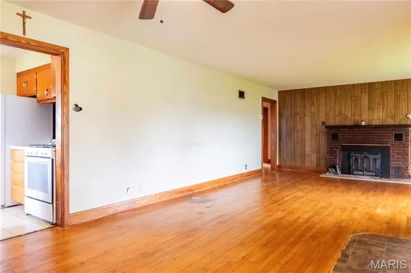 $1 | 21061 Pike 307, Bowling Green, MO 63334