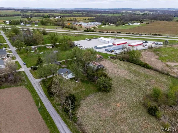 $1 | 21061 Pike 307, Bowling Green, MO 63334