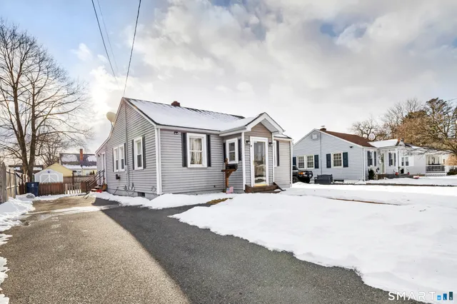 $289,900 | 174 Milford St Extension, Plainville, CT 06062