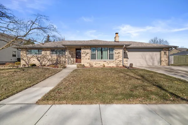 $595,000 | 3318 14th Place, Kenosha, WI 53144
