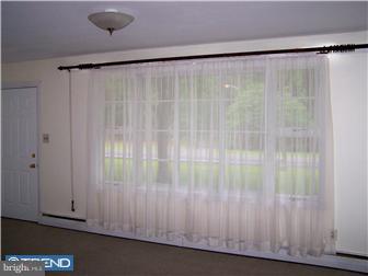 643 Elk Road Monroeville, NJ 08343 - Photo 8 of 12 Living Room