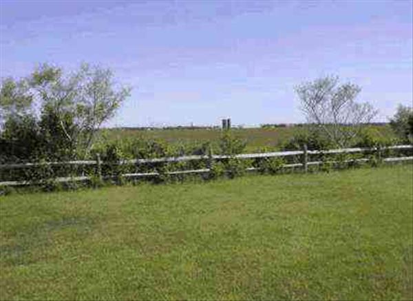17 Katama Farm Road Edgartown, MA 02539 - Photo 2 of 2 http://d1qzqeyxiitrap.cloudfront.net/photos/9159/600/3afc31e8.jpg