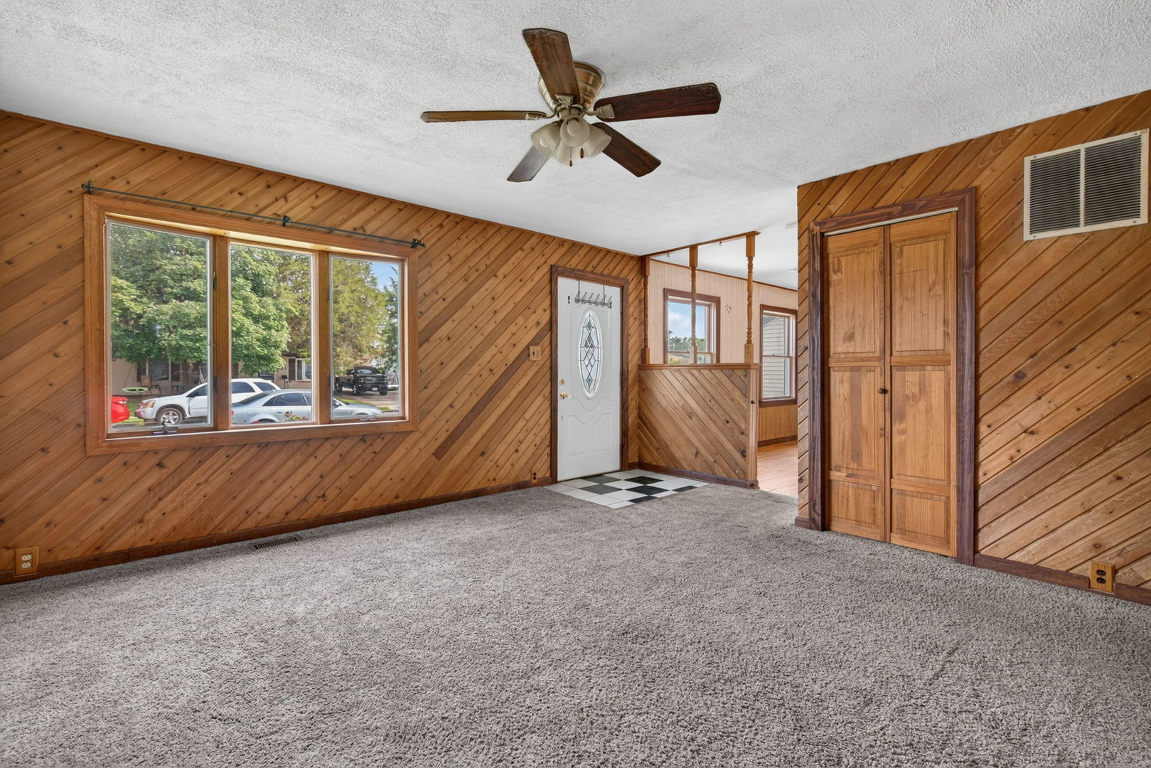526 Laurel Avenue Romeoville, IL 60446 - Photo 4 of 20