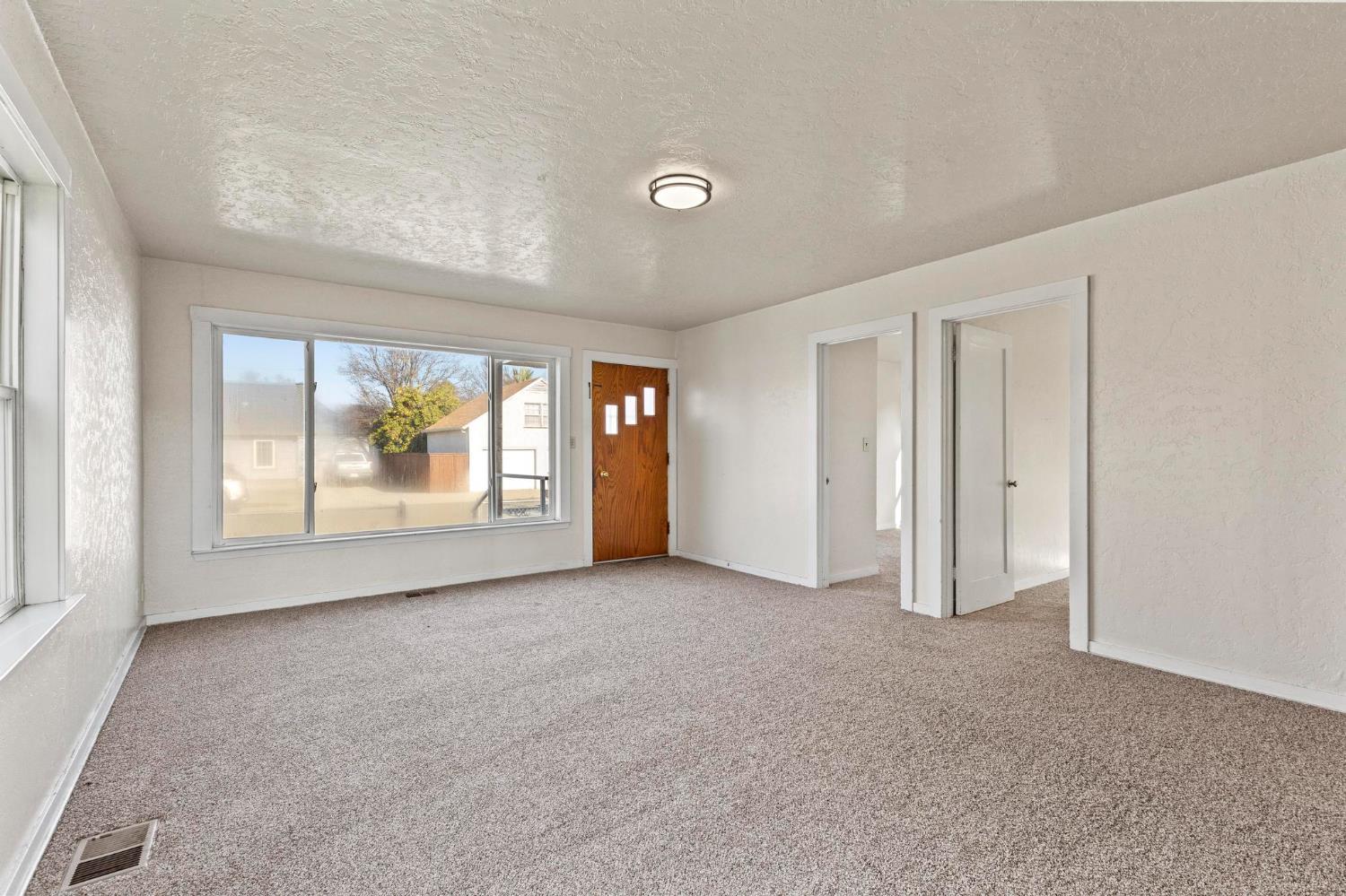 229 Vine Street Maxwell, CA 95955 - Photo 2 of 33 Living area.