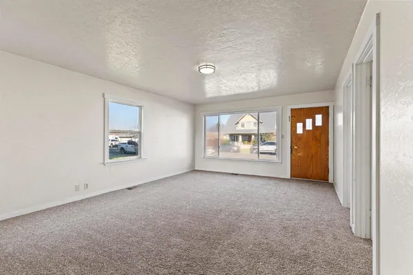 $315,000 | 229 Vine Street, Maxwell, CA 95955