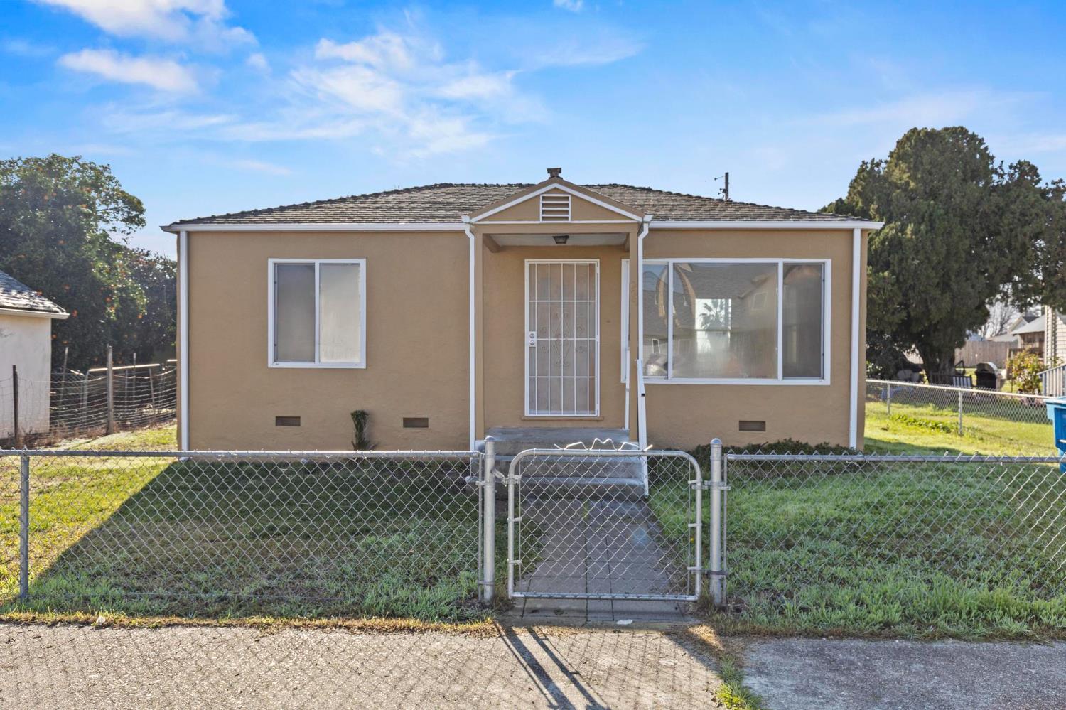 229 Vine Street Maxwell, CA 95955 - Photo 33 of 33 Front of house.