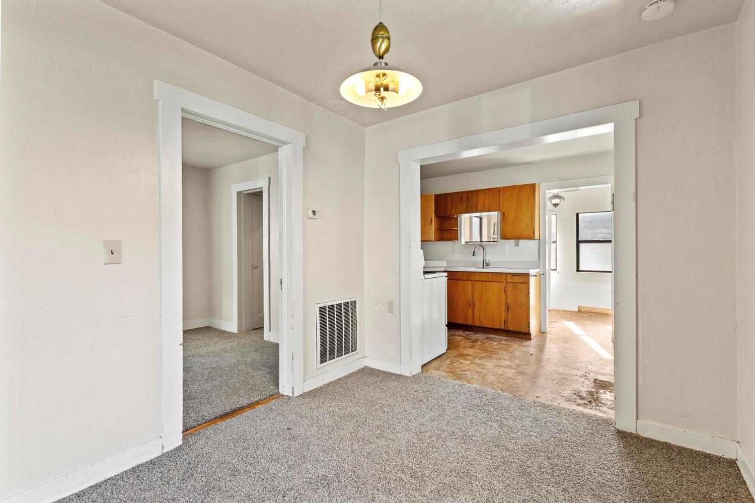 229 Vine Street Maxwell, CA 95955 - Photo 5 of 33 Dining area.