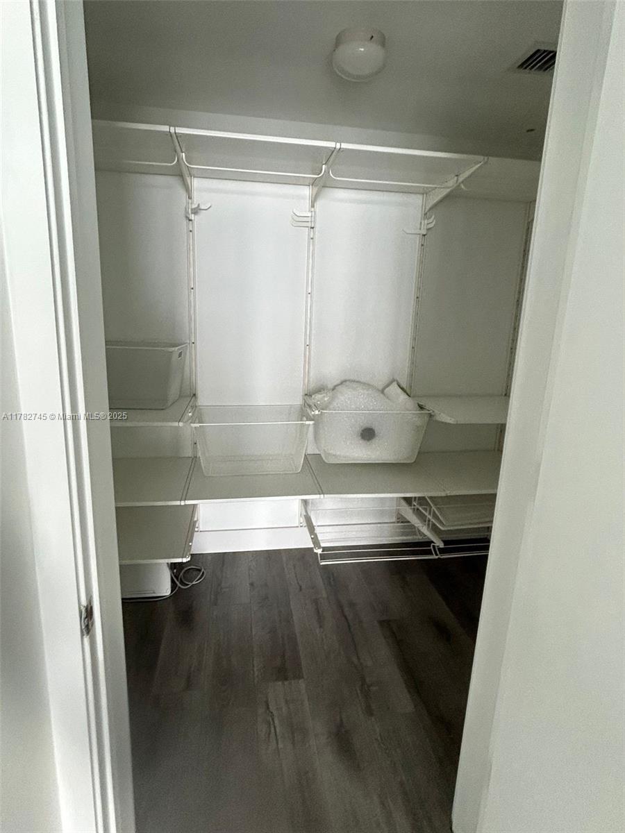 Edgewater Miami, FL 33137 - Photo 6 of 10 a walk in closet