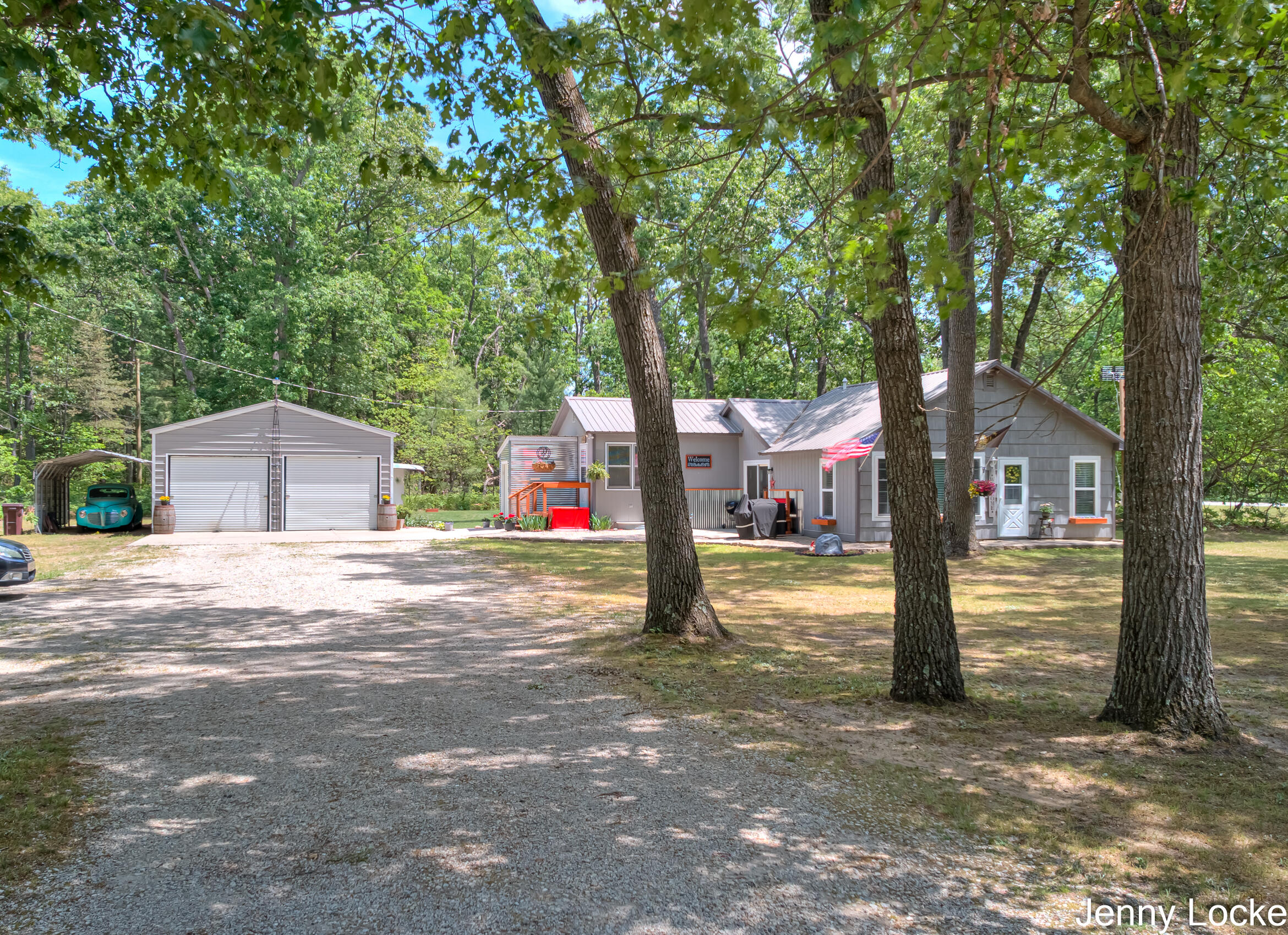 588 North Mill Iron Road Muskegon, MI 49442 - Photo 2 of 43 588 N Mill Iron Rd (1 of 51)