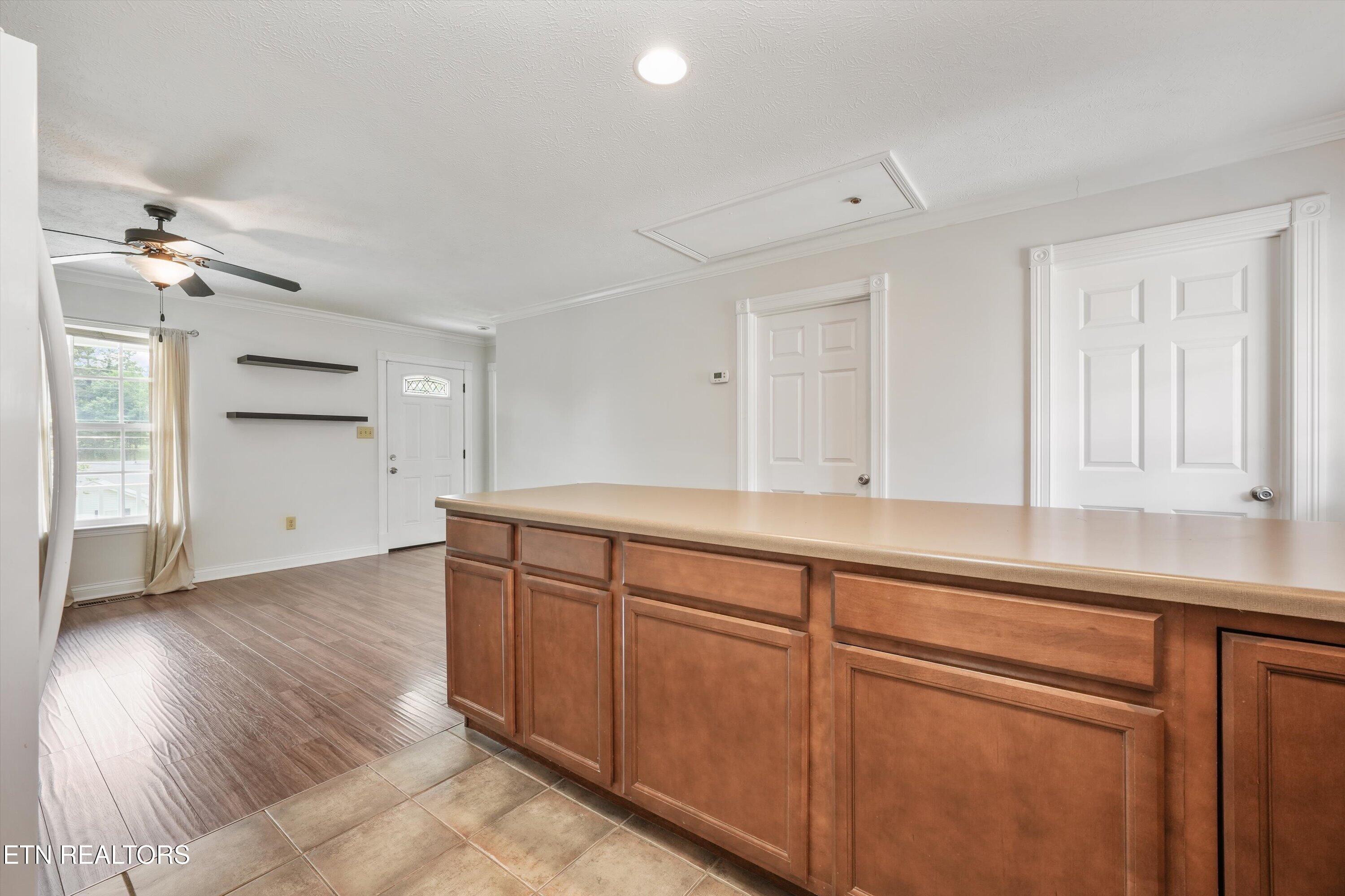 4516 Pleasant Ridge Road Knoxville, TN 37912 - Photo 6 of 24 4516-pleasant-ridge-kitchen-bar