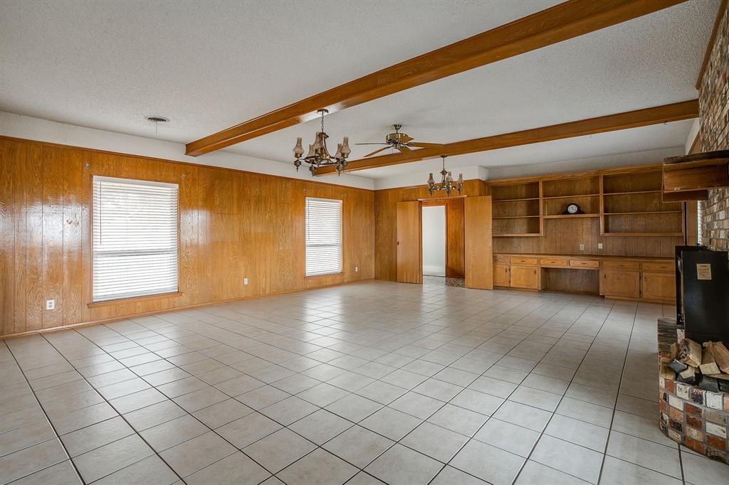 938 County Road 3341 Paradise, TX 76073 - Photo 22 of 40 a view of an empty room and window