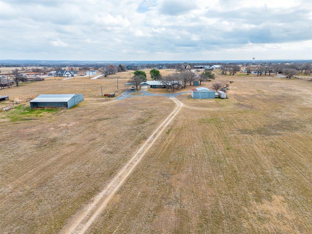 938 County Road 3341 Paradise, TX 76073 - Photo 7 of 40 a view of a city and ocean view