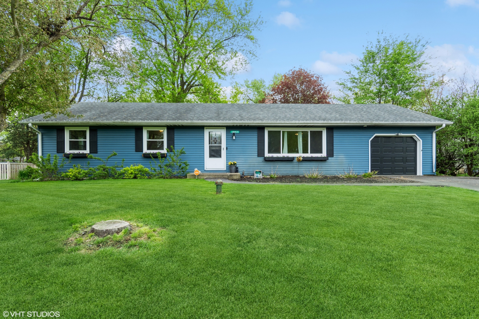 28W525 Douglas Road Naperville, IL 60564 - Photo 1 of 21