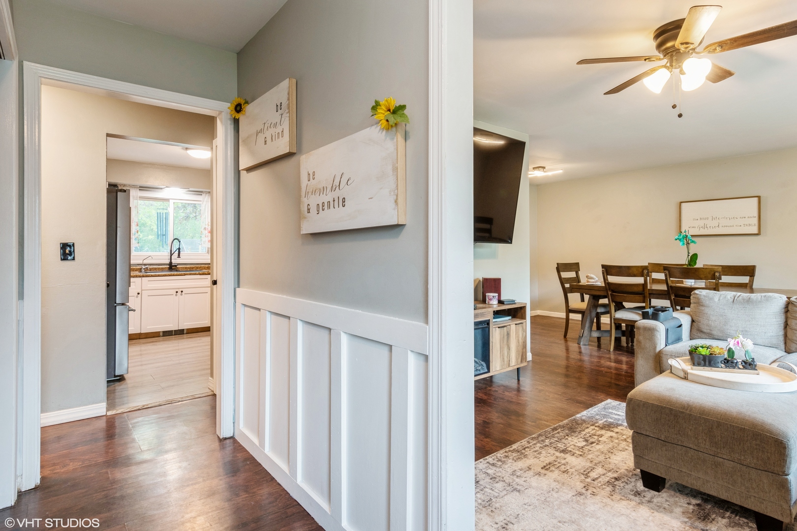 28W525 Douglas Road Naperville, IL 60564 - Photo 2 of 21