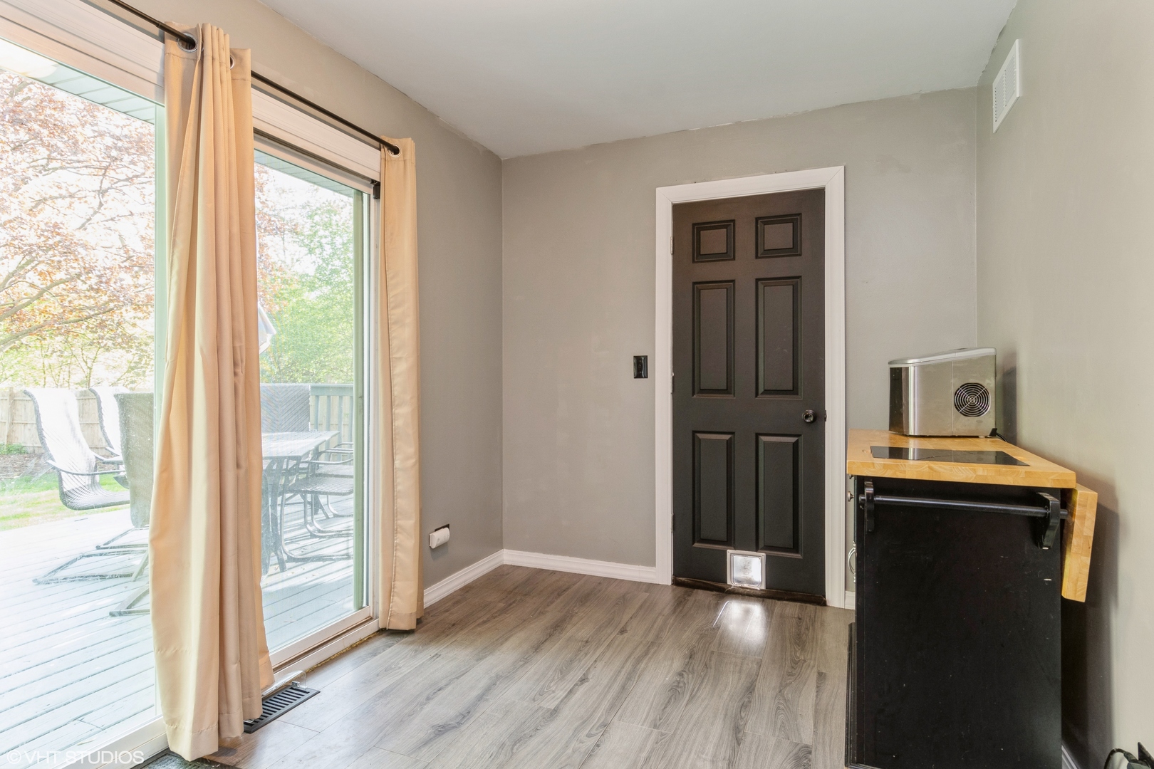 28W525 Douglas Road Naperville, IL 60564 - Photo 4 of 21