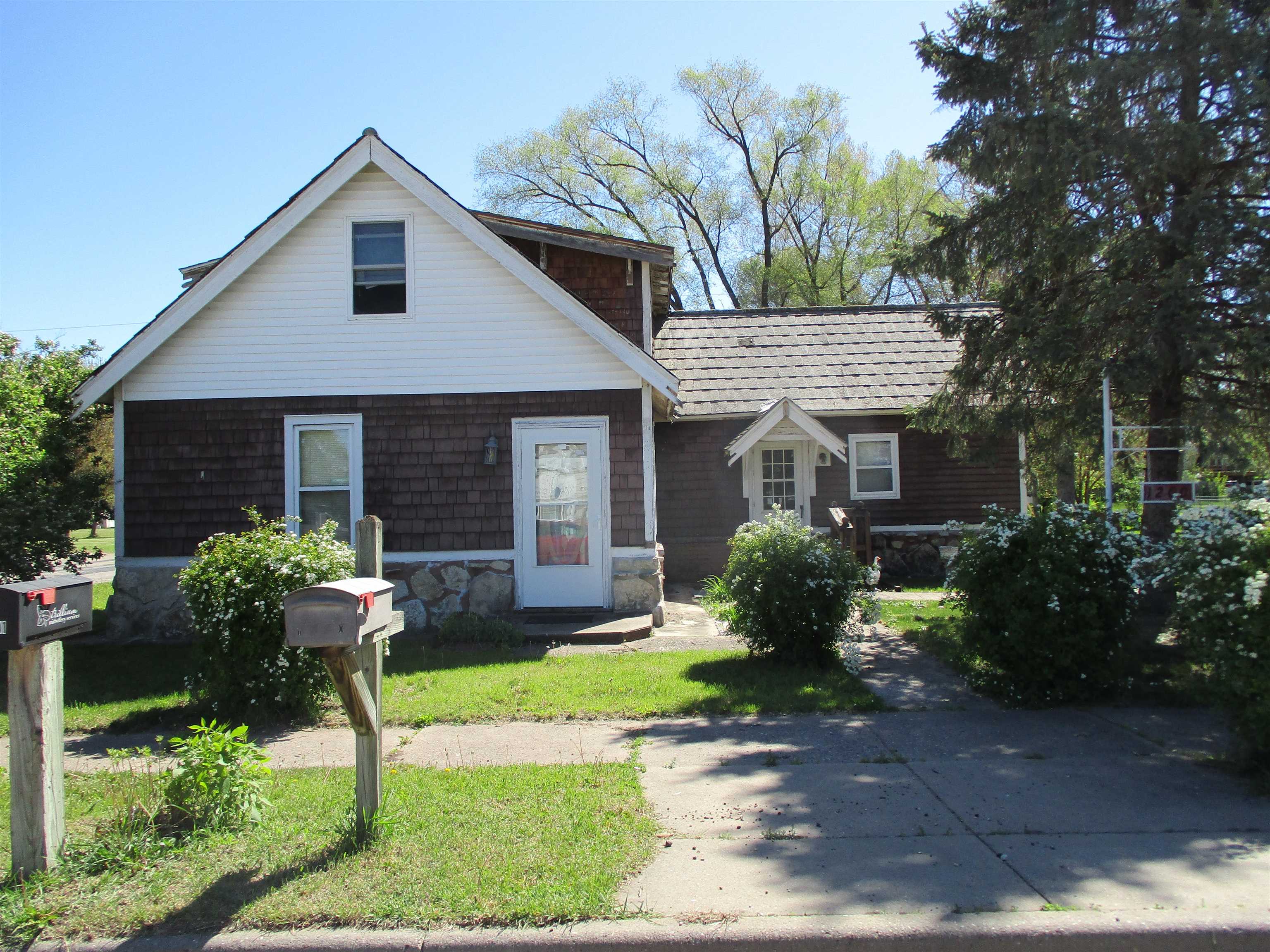 1200 South Beaumont Road Prairie du Chien, WI 53821 - Photo 2 of 20