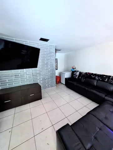 $519,999 | 1875 Northwest 43rd Street, Miami, FL 33142