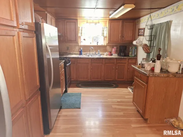 $170,000 | 26113 North Lakeland Road, Canton, IL 61520