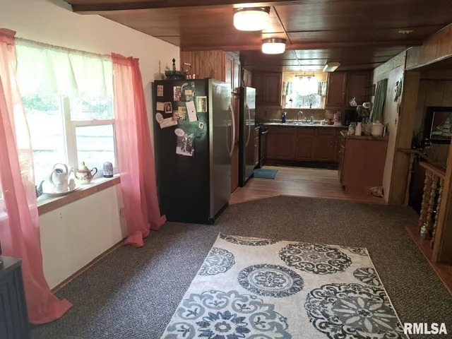 $170,000 | 26113 North Lakeland Road, Canton, IL 61520