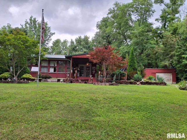 $170,000 | 26113 North Lakeland Road, Canton, IL 61520