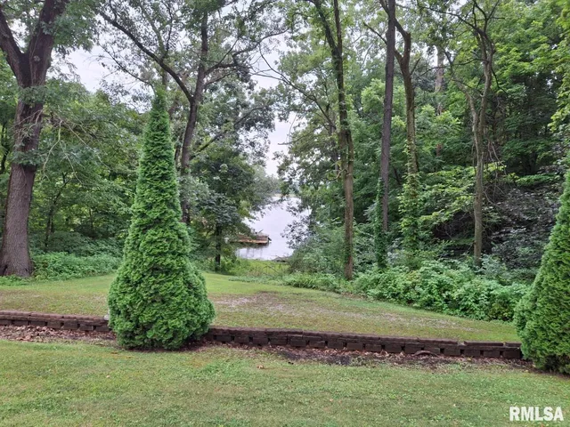 $170,000 | 26113 North Lakeland Road, Canton, IL 61520