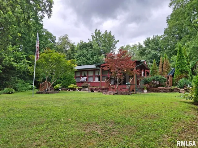 $170,000 | 26113 North Lakeland Road, Canton, IL 61520