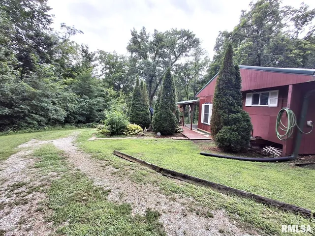 $170,000 | 26113 North Lakeland Road, Canton, IL 61520