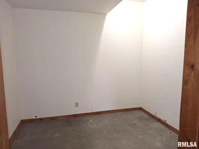 $170,000 | 26113 North Lakeland Road, Canton, IL 61520