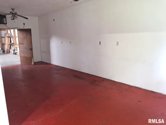 $170,000 | 26113 North Lakeland Road, Canton, IL 61520