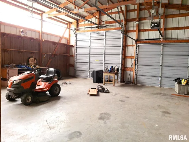 $170,000 | 26113 North Lakeland Road, Canton, IL 61520