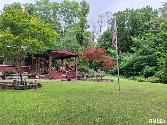 $170,000 | 26113 North Lakeland Road, Canton, IL 61520