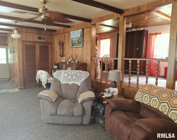 $170,000 | 26113 North Lakeland Road, Canton, IL 61520